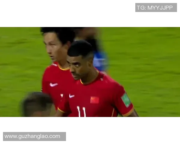 现役足球记录揭秘：当今球员的辉煌成就与历史对比分析